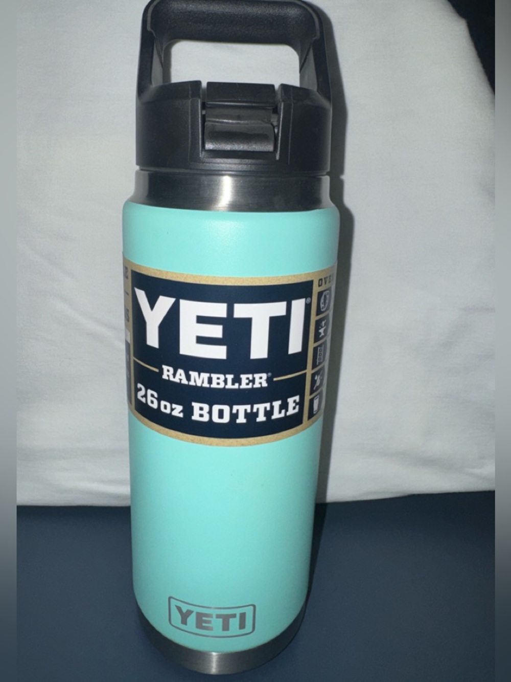 Yeti Rambler 26oz Bottle Seafoam with Black Accents